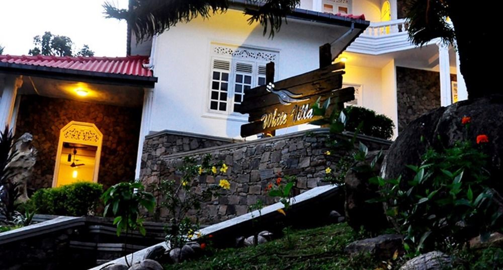 Oyo 386 White Villa Tourist Guest Kandy Exterior foto